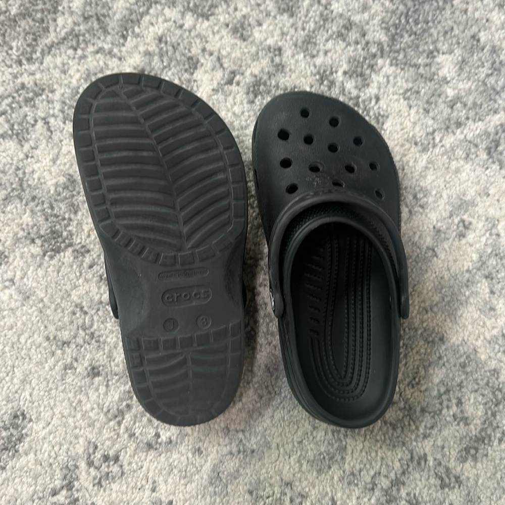 Size 3 kids crocs